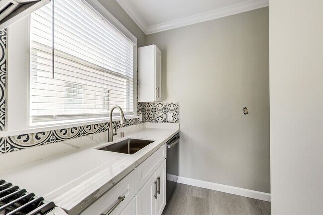 Photo - 666 17th St Unit 04-B