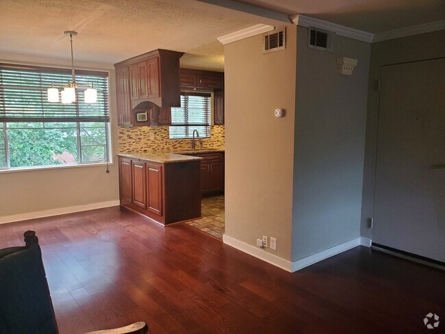 Building Photo - 1154 Briarcliff Rd NE Unit 3 Rental
