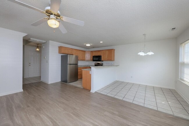 Photo - 163 Springwood Ln