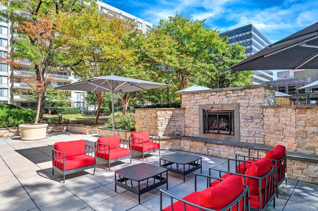 Photo - 2111 Richmond Hwy Unidad FL12-ID1022383P