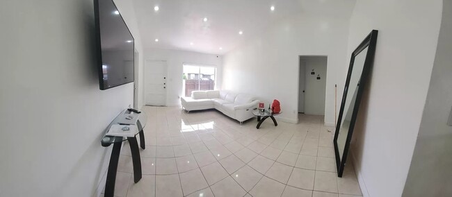 Photo - 11821 SW 123rd Ave