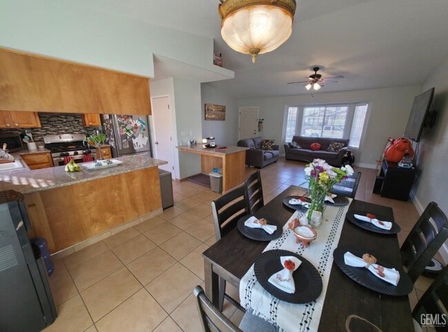 Photo - 406 Calle De La Vina