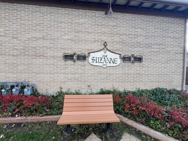 Building Photo - SUZANNE Unit 255-1