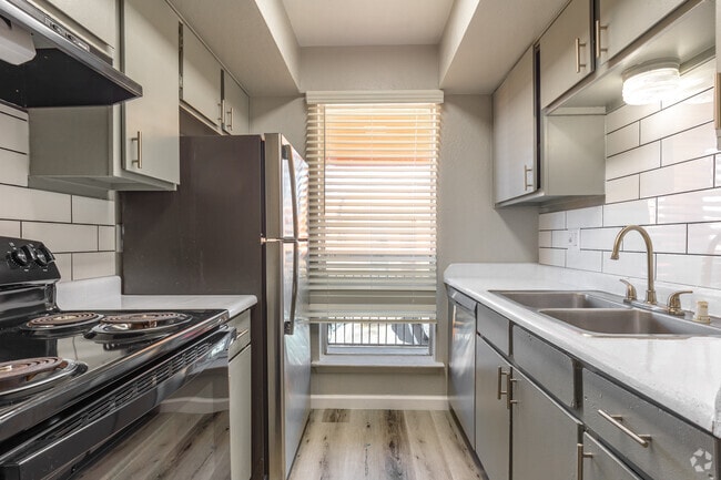 3BR, 3BA - Kitchen