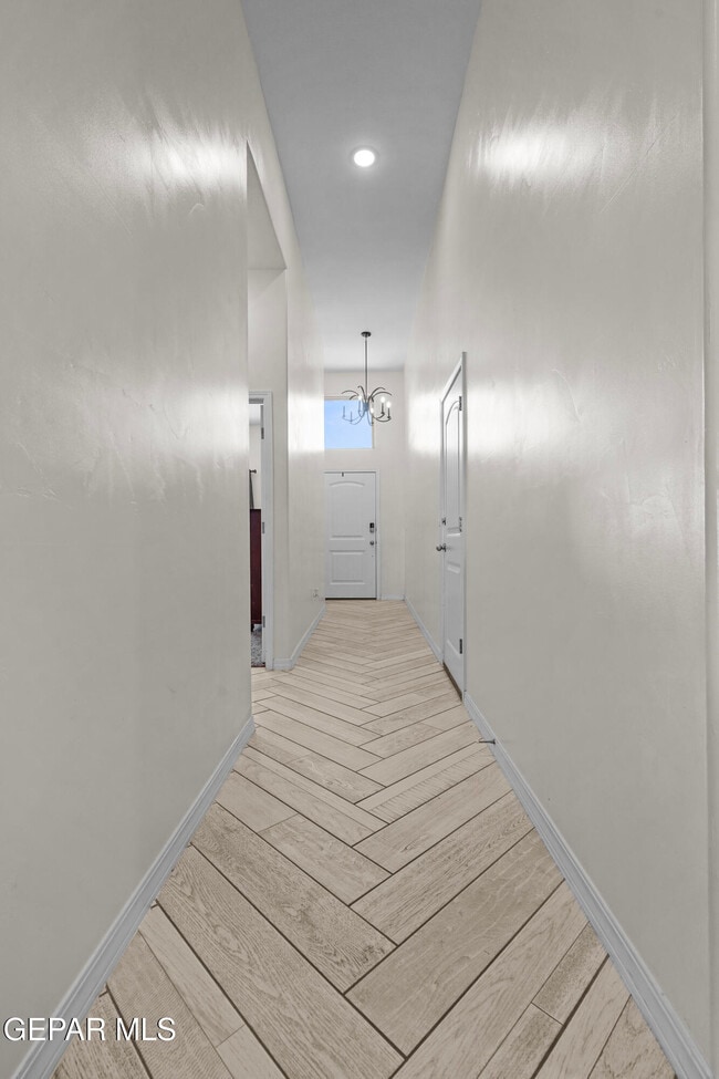 Photo - 3729 Surmise St