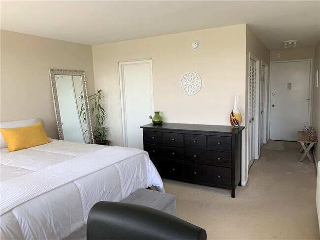 Photo - 10401 Grosvenor Pl Unidad #1405