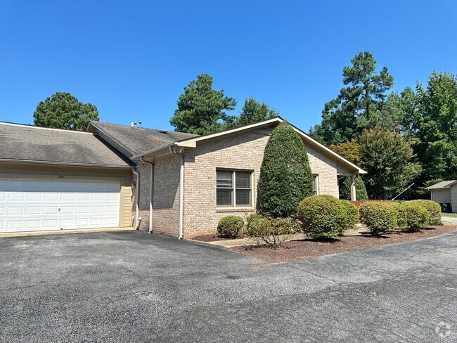 Building Photo - Beaver Creek 3 Bedroom/2 Bathroom Condo wi...