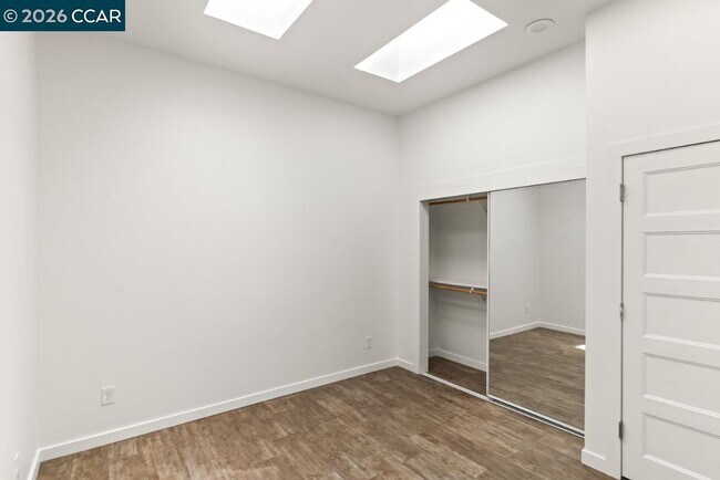 Photo - 646 Hegenberger Rd