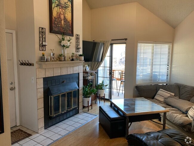 Building Photo - 4860 E Kentucky Ave Unit C Rental
