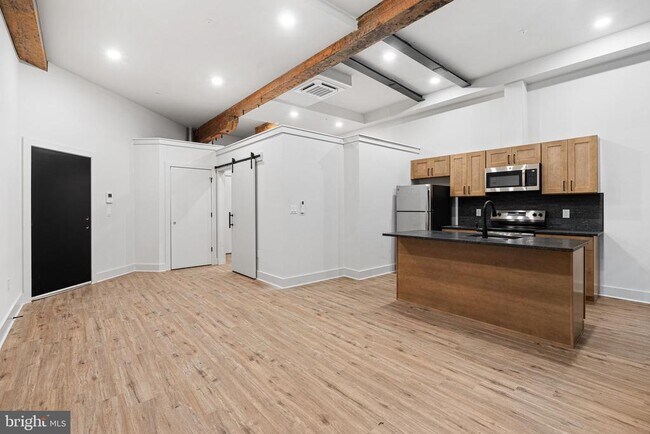 Photo - 201 Leverington Ave Unidad 101