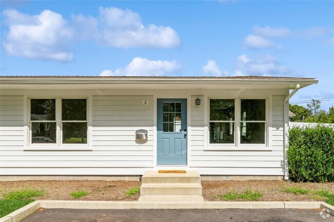 Building Photo - 4 Mortimer St Rental