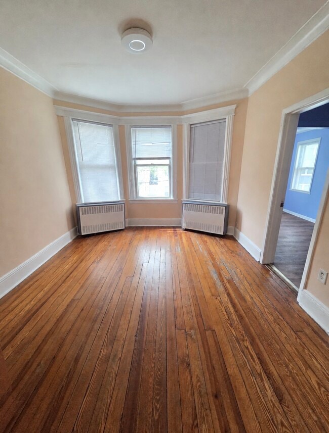 Photo - 364 Woodlawn Ave Unit 2