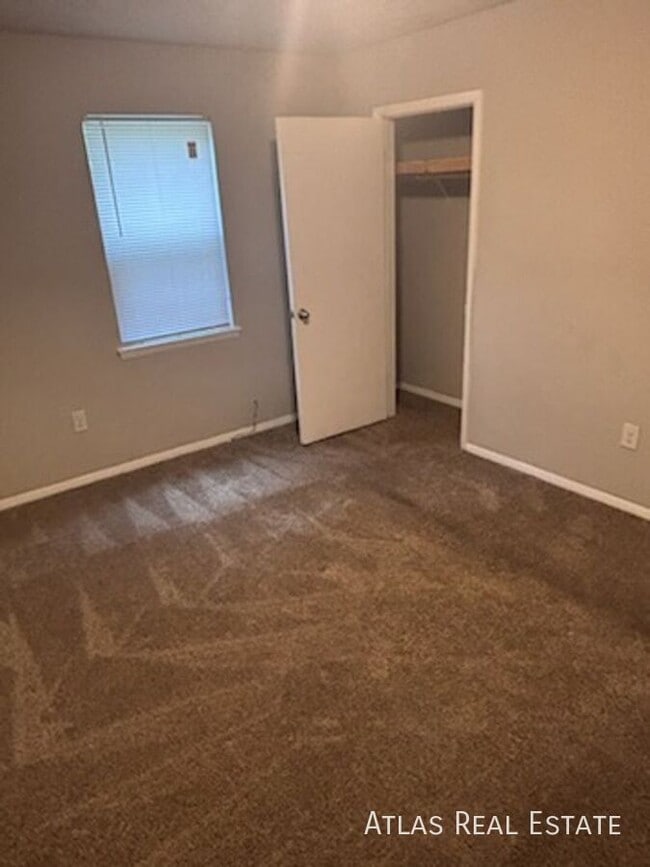 Photo - 129 Sir Scott Rd