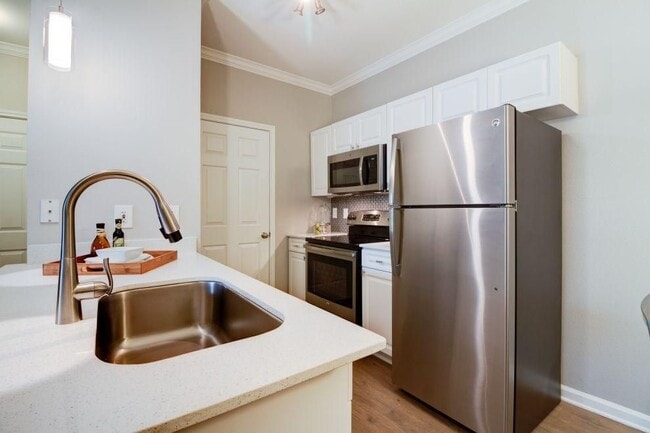 Photo - 13460 Lyndhurst St Unidad 1011