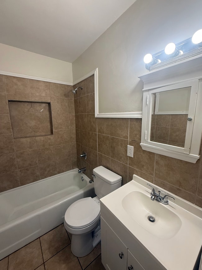 Photo - Renovated home in the heart of Oxford!