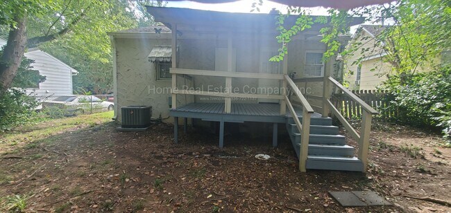 Photo - 2705 Ludwig St