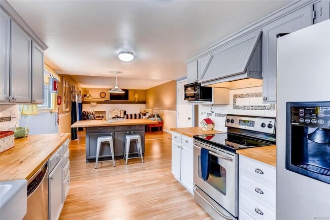 Photo - 1291 S Kittredge St Unit Back