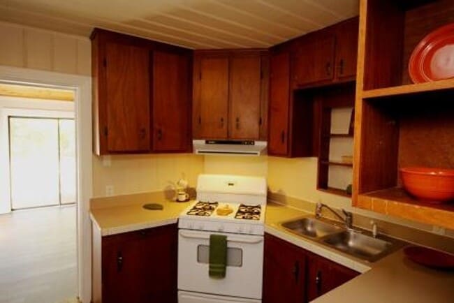 Photo - FOUR bedroom in Prime Location!