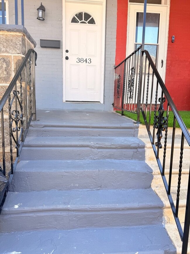 Building Photo - 3843 N 10th St