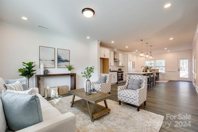 1241 Eastway Dr