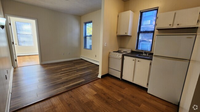 Building Photo - 23 S Huntington Ave Unit 5 Rental