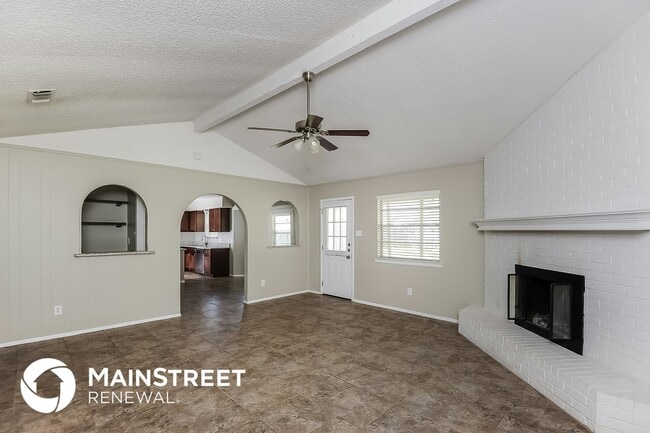 Photo - 8805 Main St