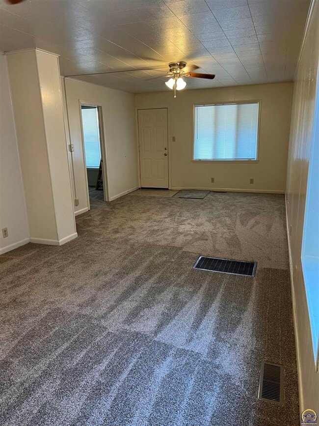 Photo - **Available Immediately** 4 bedroom / 1 bath home located near Washburn University