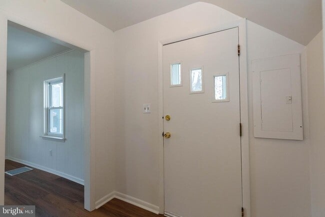 Photo - 413 S Lawrence St