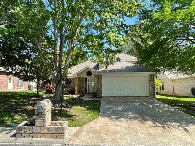 Building Photo - 3624 Elm Ct
