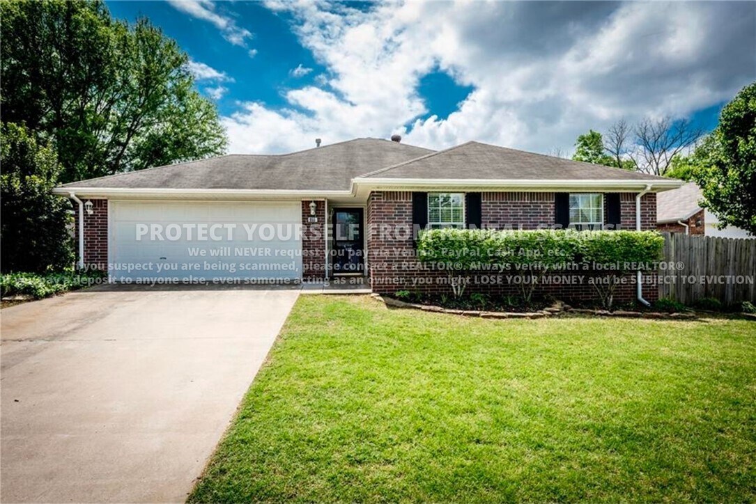 Photo - 955 Regency Dr