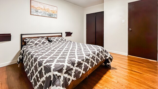 Photo - 1925 Nelson St Unit 002