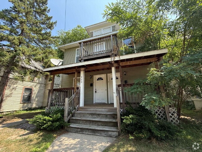 Building Photo - Spacious 1-Bedroom SE Grand Rapids Unit 1 Rental