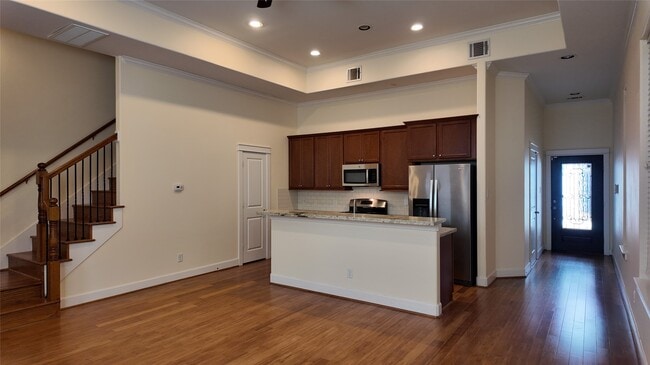 Photo - 902 W 20th St