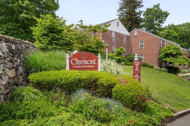 Photo - 10 Clarmore Dr Unit APT 1A