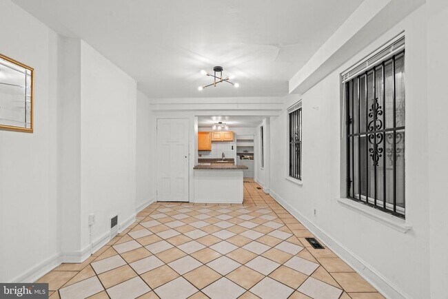 Photo - 1722 Willington St
