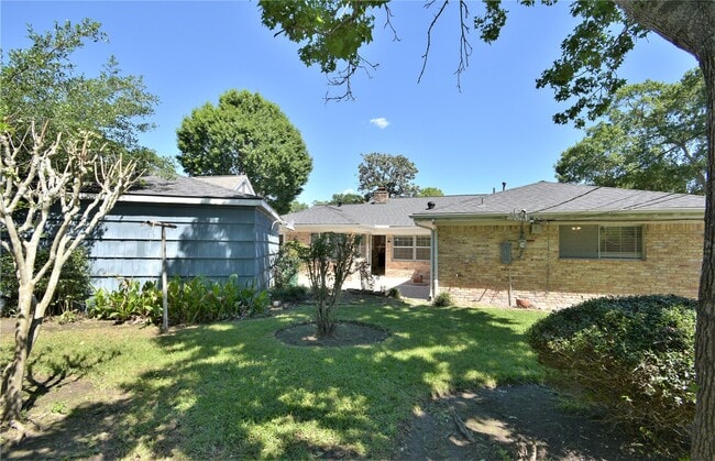 Photo - 6011 Arboles Dr