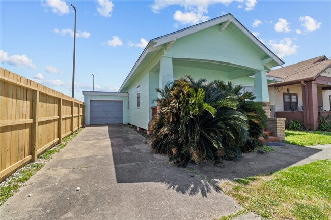 Building Photo - 1521 Avenue O Rental