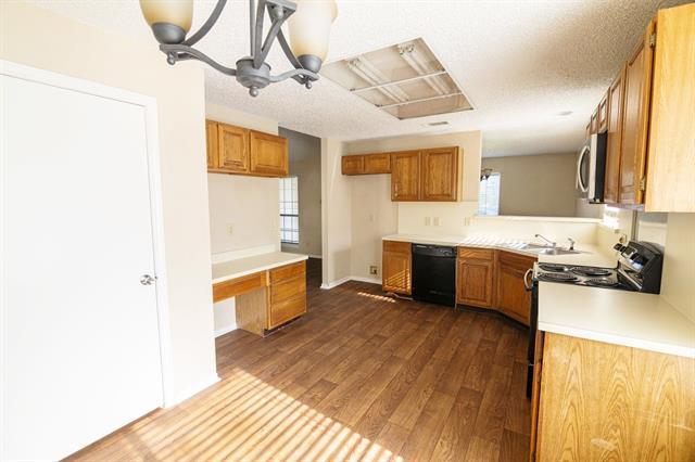 Photo - 604 Rawhide Ct