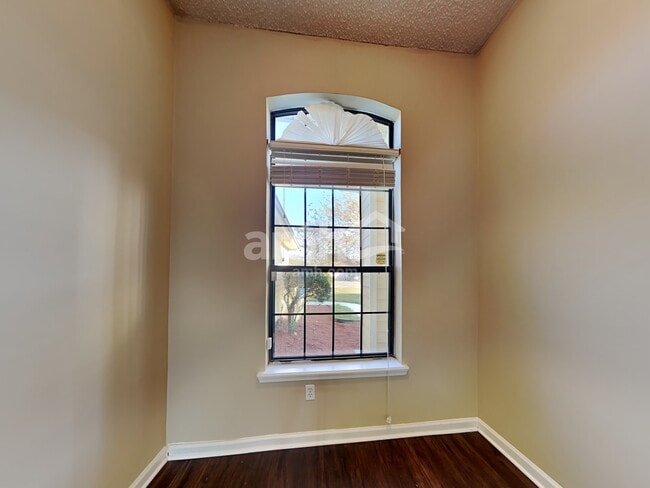Photo - 3753 Woodbriar Dr