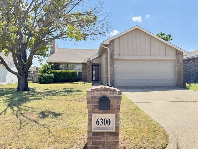 Photo - 6300 Westlane Casa