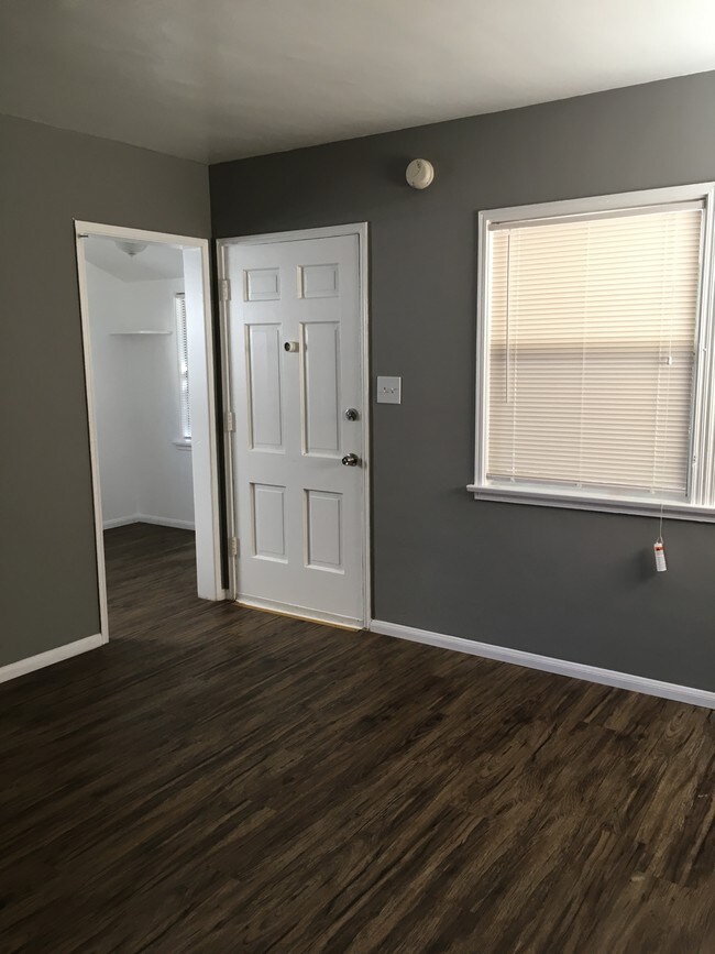 Living Room - 10117 Haines Canyon Ave