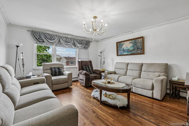 Photo - 583 Bellevue Ave N Unit 1
