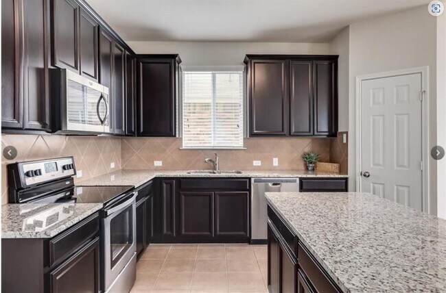 Photo - 169 Marcheeta Way