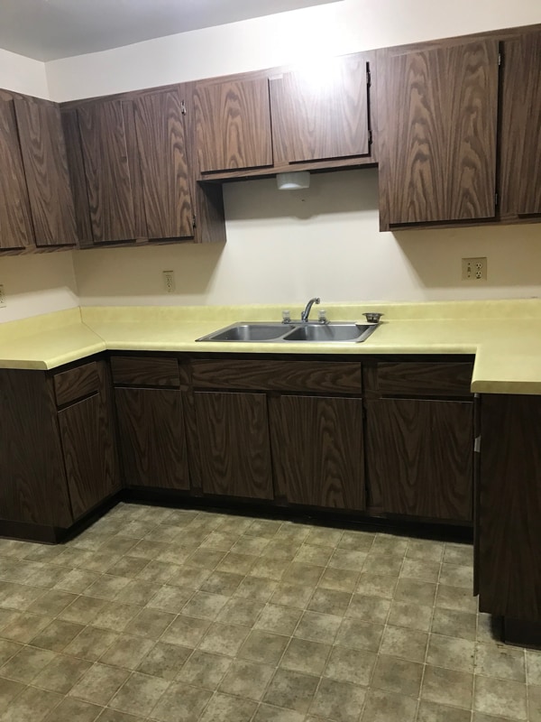 Photo - 902 S Douglas St