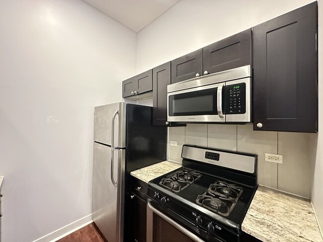 Photo - 2954 W Montrose Ave Unit J00P