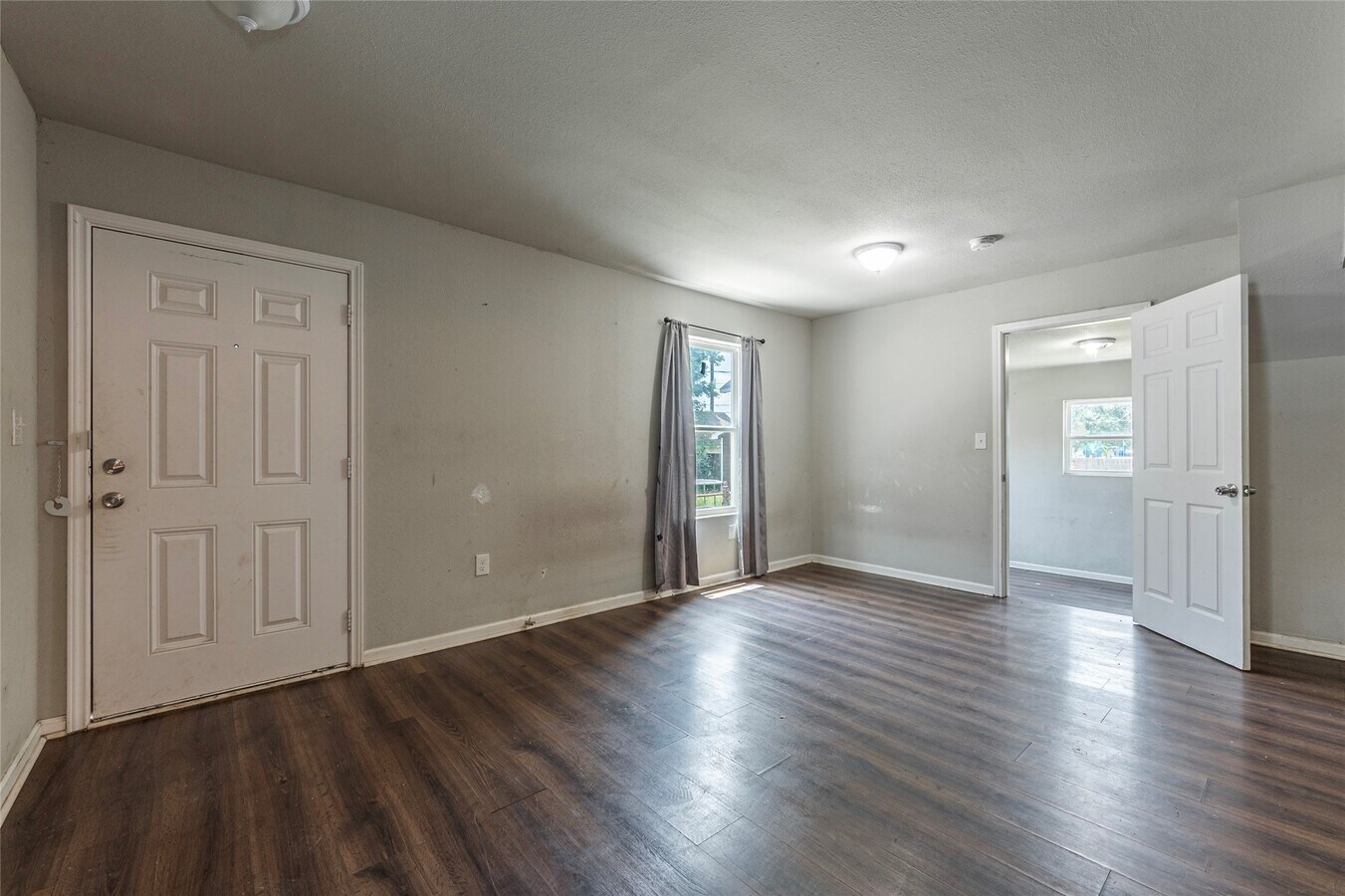 Photo - 2801 Virginia St