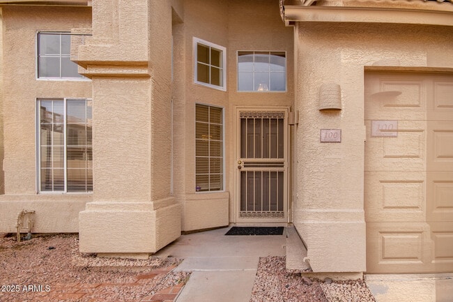 Photo - 100 N Bradley Dr