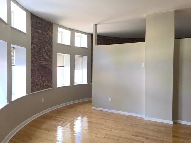 Photo - 17 Bow St Unit #16