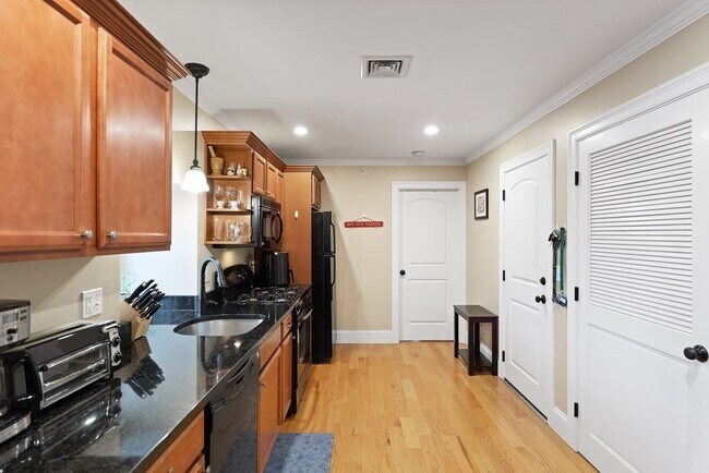 Photo - 75 Pine St Unit 31