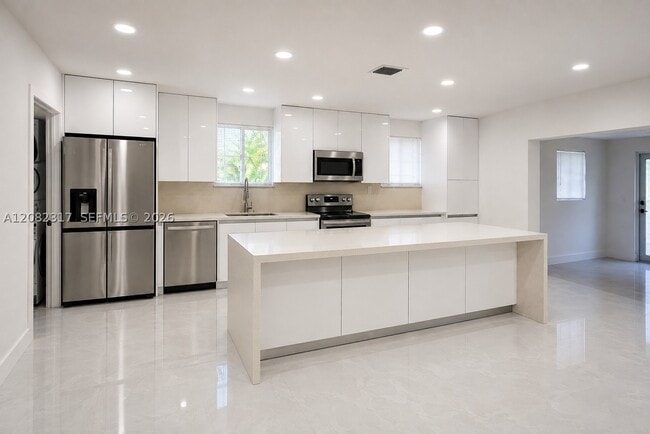 Photo - 776 NW 10th St